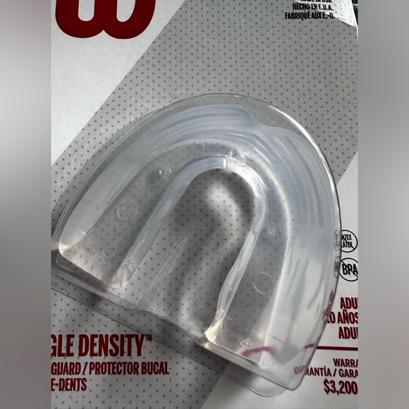 Wilson Single Dentistry Adult Clear Mouth Guard BPA Free Made In The USA NWT - Picture 3 of 3